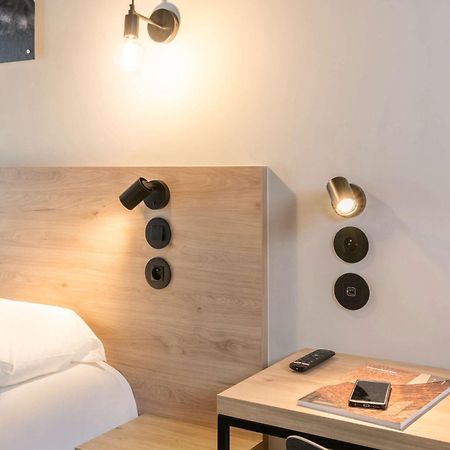 ibis Styles Namur Bagian luar foto