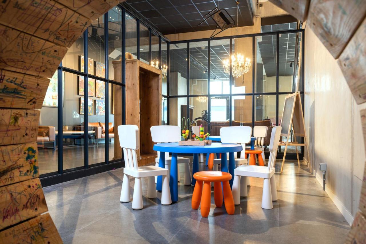 ibis Styles Namur Bagian luar foto