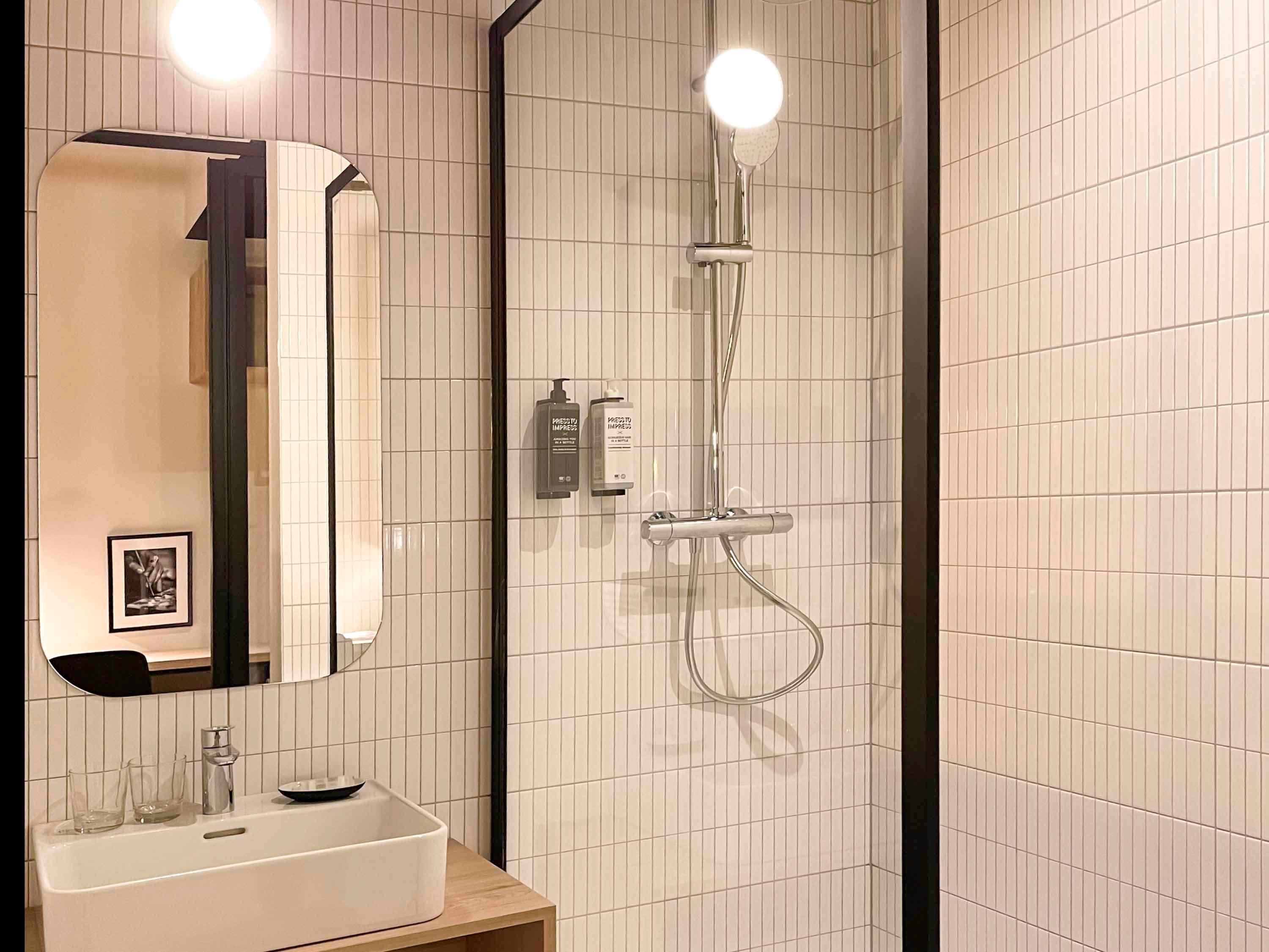 ibis Styles Namur Bagian luar foto