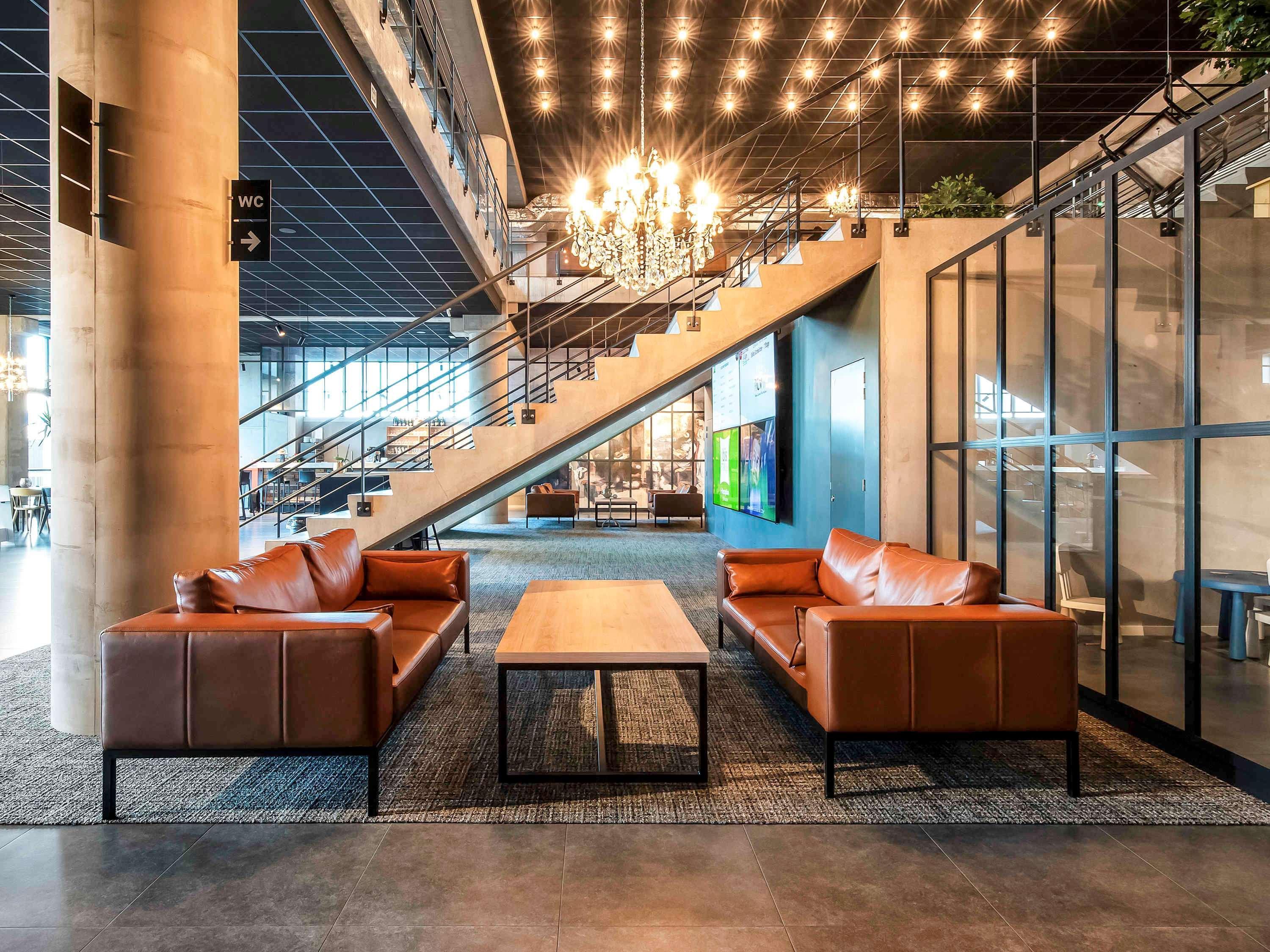 ibis Styles Namur Bagian luar foto