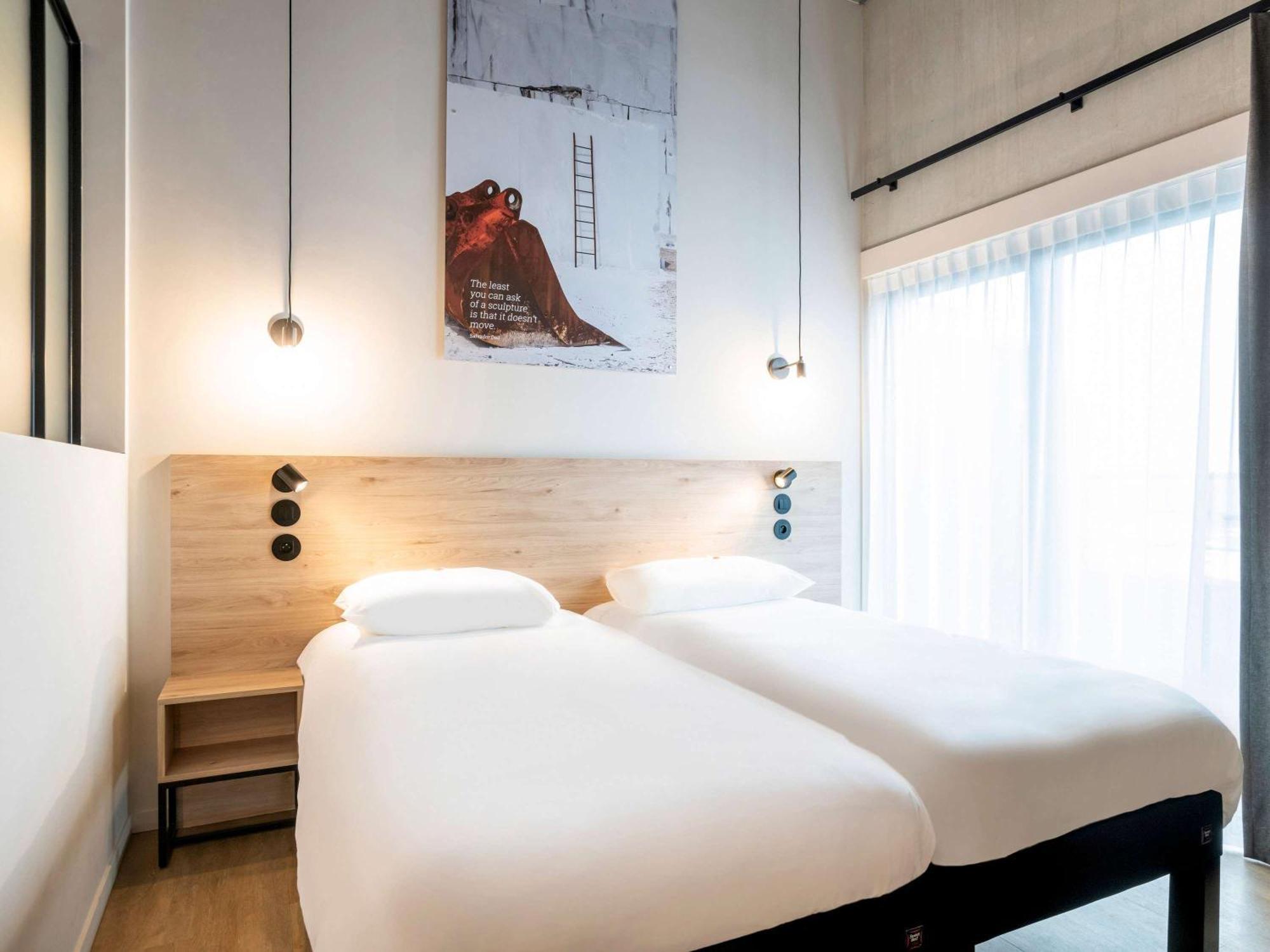 ibis Styles Namur Bagian luar foto