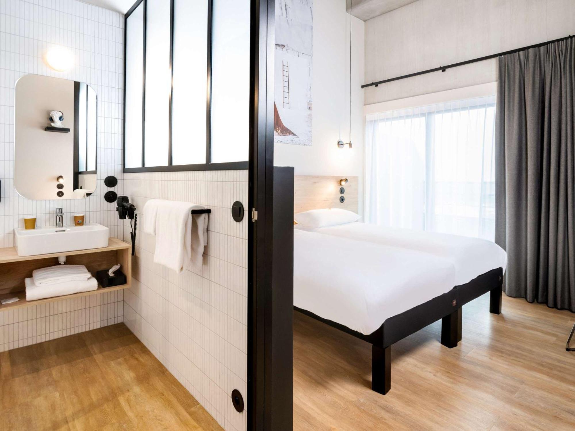 ibis Styles Namur Bagian luar foto